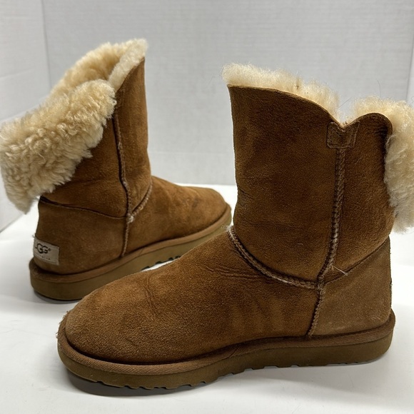 UGG Bailey Button Boots Short Boot Shearling Lined Waterproof Chestnut Brown 7 - Picture 5 of 10